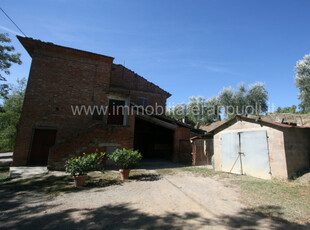 Rustico / Casale in vendita a Montepulciano - Zona: Abbadia