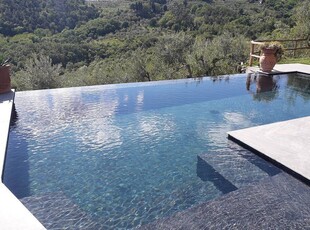Tuscany Sun: Typical Tuscan stone farmhouse with private infinity pool