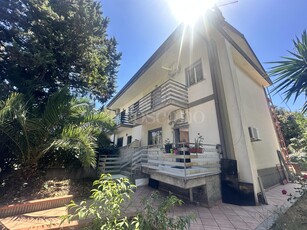 Villa a Mascalucia in Mascalucia-Via Del Bosco