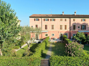 Villa a Schiera in vendita a Verona