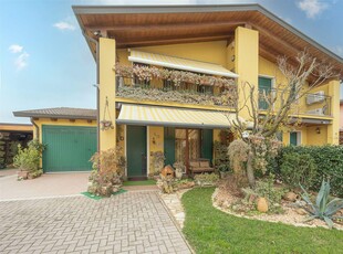 Villa Bifamiliare in vendita a Villanova di Camposampiero