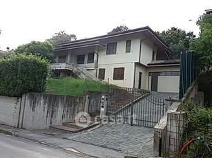 Villa in Affitto in Via 8 Marzo 5 a Colli al Metauro