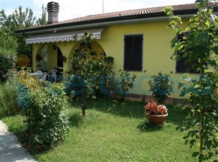 Villa in ottime condizioni in vendita a Tortona