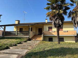 Villa in vendita a Masi - Zona: Colombare