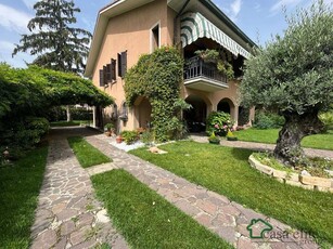 Villa in vendita a Melegnano