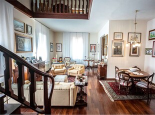 Villa in vendita a Montecatini-Terme