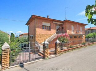 Villa in vendita a Montepulciano - Zona: Acquaviva