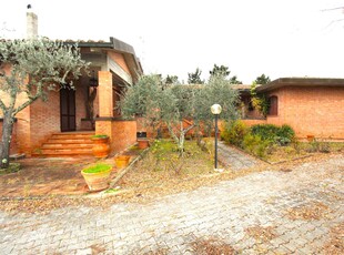 Villa in vendita a Poggibonsi