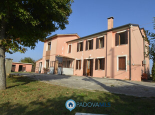 Villa in vendita a Pozzonovo - Zona: Pozzonovo - Centro