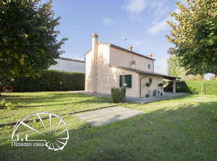 Villa in vendita a Prato - Zona: Galcianese