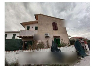 Villa in vendita a San Giuliano Terme - Zona: Pappiana