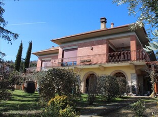 Villa in vendita a Sarteano