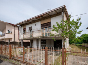 Villa in vendita a Tribano