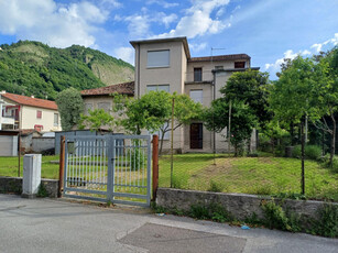 Villa in vendita a Vittorio Veneto - Zona: Serravalle