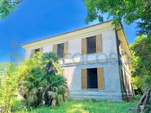 Villa in vendita in Via Acquasanta, Genova