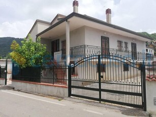 Villa in vendita in Via Trivoci, Liberi