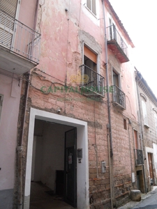 Casa indipendente con terrazzo a Pignataro Maggiore