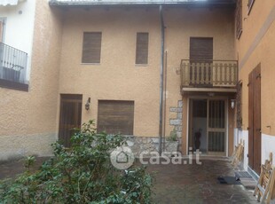 Appartamento in Vendita in Via Antonio Locatelli 11 a Castione della Presolana
