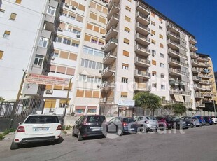 Appartamento in Vendita in Via Michele Titone a Palermo