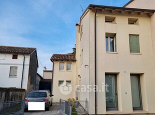 Casa Bi/Trifamiliare in Vendita in Via G. Sarto 3 a Riese Pio X