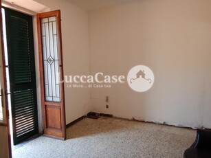 Casa Indipendente in Vendita a Lucca, zona San Concordio Contrada, 145'000€, 74 m²