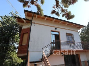 Casa indipendente in Vendita in Strada CERIATO 13 a Pellegrino Parmense