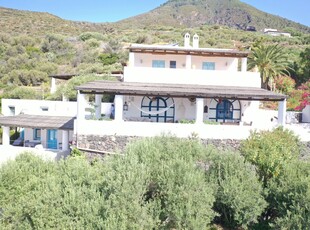 Casa Indipendente in Via Tevere, Snc, Santa Marina Salina (ME)