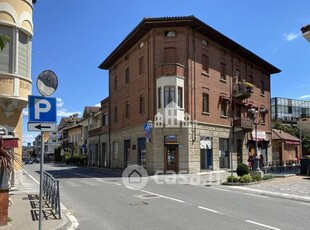 Negozio/Locale commerciale in Vendita in Piazza della Repubblica 21 a Castellamonte