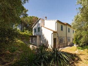 Porzione di casa a Casciana Terme Lari, 7 locali, 1 bagno, posto auto