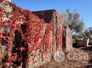 Rustico/Casale in Vendita in Via Isnello a Acireale