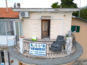 Soluzione Semindipendente in vendita a Ventimiglia