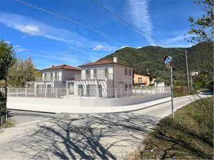 Villa Bifamiliare in vendita a Ortonovo - Zona: Dogana