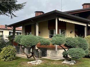 Villa con giardino a San Daniele del Friuli