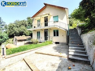 Villa in vendita a Albisola Superiore