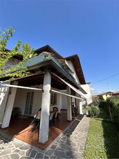 Villa in vendita a Azzano San Paolo