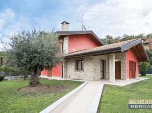 Villa in vendita a Bergamo