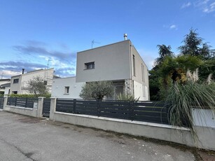 Villa in vendita a Castelfranco Emilia