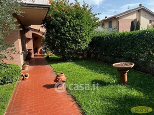 Villa in Vendita in Via Alcide de Gasperi a Pontedera