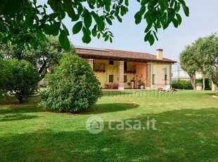 Villa in Vendita in Via Rampezzana 18 a Barbarano Mossano