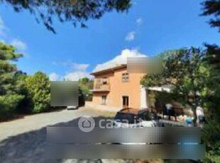 Villa in Vendita in Via Roma 46 a Castellina Marittima