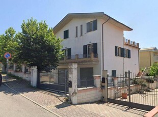 villa indipendente in vendita a Penne