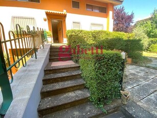 Villetta a schiera in Vendita a L'Aquila, zona Coppito, 289'000€, 343 m²