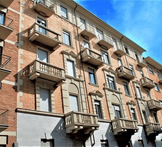Appartamento in affitto via Peyron Torino