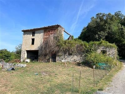 Casa colonica - da ristrutturare a Ovest, Lucca