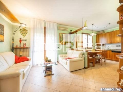Appartamenti Fontanelle via roma 90 cucina: A vista,