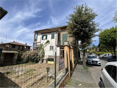 Casa Indipendente in Via Marconi, 00, Manziana (RM)