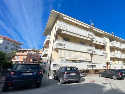 Appartamento in Via Santa Caterina, San Benedetto del Tronto, 5 locali