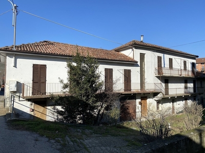 Casa in vendita 15 Stanze da letto a Santo Stefano Belbo