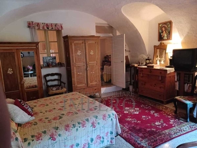 Casa semi indipendente in vendita 4 Stanze da letto a Ventimiglia