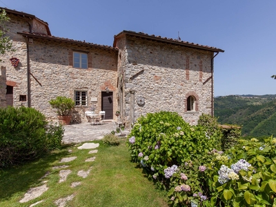 Rustico con terrazzo, Borgo a Mozzano rocca